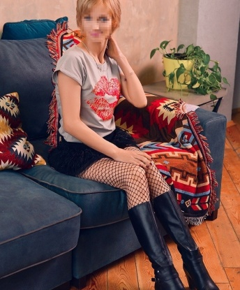 💋 У меня для тебя есть множество возможностей, чтобы погрузиться в мир страсти и удовольствия. 🌟 Мои услуги позволят вам расслабиться и насладиться великолепным времяпровождением. 💃 Страстные эмоции и жгучий экстаз - вот что я гарантирую в своей компании. 💥 Мои отзывы подтверждают мою незабываемую энергию и мастерство. 🌹 Со мной каждая встреча становится ярким и запоминающимся событием. 📸 Фото на моем профиле отражают мою естественную красоту, которая только добавляет очарования и интриги моей личности. 🌟 Позвольте себе погрузиться в океан блаженства, проведя незабываемое время со мной в Москве! 💖 Алиночка